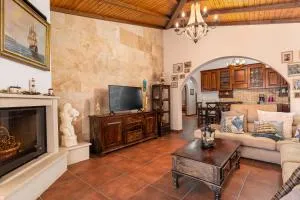 Nicolas Beach House - 古维亚