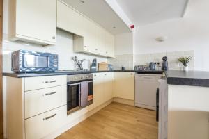 Marina View - 3 Bedroom Apartment - Milford Marina