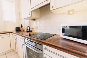 Atholl Apartment - A Unique apartment in countryside park with WIFI and access to pool and bar