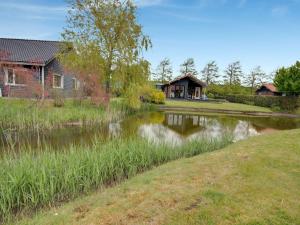Holiday home in Kattendijke with garden