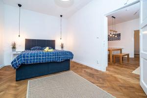 Elegant, modern, 2-bed flat by Museum of Prague