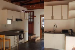 Home2Home Protea Cottage- NO LOADSHEDDING