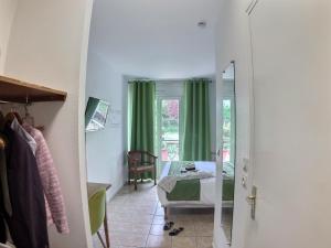 Hotels Logis Hotel du Chateau : Chambre Double avec Terrasse - Non remboursable