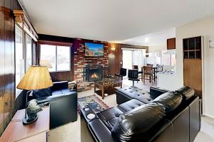 Two-Bedroom House room in Meadow-Front Metcalf Bay Gem - Private Hot Tub home