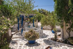 Tina's Apartments Milos Greece