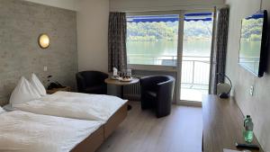 Large Twin Room room in Tresa Bay Hotel