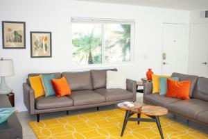 Three-Bedroom Holiday Home  room in Mid-Century Oasis