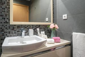 Luxurious Apartment Funchal - Casa Valentina - Rent2U, Lda