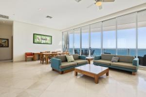 Luna Blanca Penthouse by Kivoya