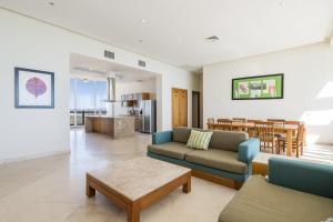 Luna Blanca Penthouse by Kivoya