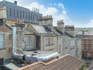 Bright modern one bed apartment - Bath city centre - Pass the Keys