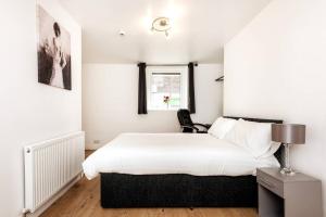 Liverpool City Centre - Fabulous 3 En-suite Bedrooms - Sleeps 10 People