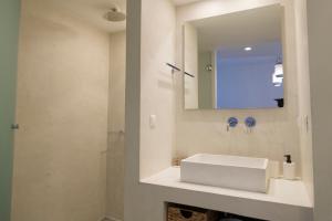 Isalos Sea View Studios