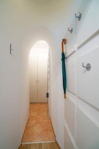 Vienna Residence, Volkstheater - Parliament