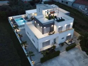 Luxury Apartments Golden Dreams - Crno