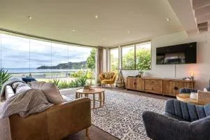 Alhambra - Stay Waiheke - Blackpool