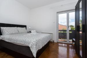 One-Bedroom Apartment with Balcony room in Apartments with a parking space Baska Krk - 18818