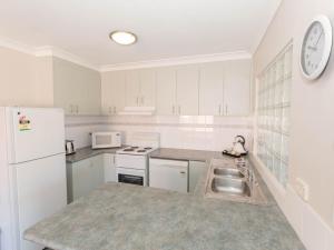 Cobb and Co 3 39 Cobbon Cres