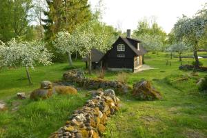 Puise saunahouse and outdoor kitchen at Matsalu Nature Park
