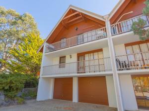 Misty Gables 2 24 Townsend St