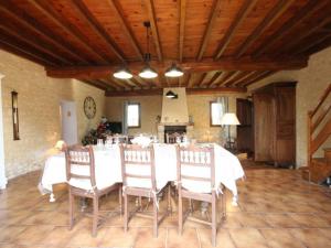 Maisons de vacances Gite Bellou-sur-Huisne, 5 pieces, 7 personnes - FR-1-497-29 : photos des chambres