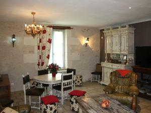 Maisons de vacances Gite Blere, 5 pieces, 10 personnes - FR-1-381-6 : photos des chambres