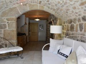 Maisons de vacances Gite Montarcher, 4 pieces, 6 personnes - FR-1-496-11 : photos des chambres