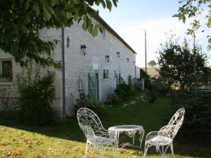 Maisons de vacances Gite Civray-sur-Esves, 4 pieces, 6 personnes - FR-1-381-323 : photos des chambres