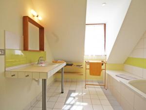 Maisons de vacances Gite Juvigny-Sous-Andaine, 6 pieces, 12 personnes - FR-1-497-18 : photos des chambres