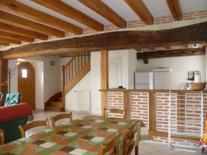 Maisons de vacances Gite Cour-Cheverny, 4 pieces, 6 personnes - FR-1-491-106 : photos des chambres