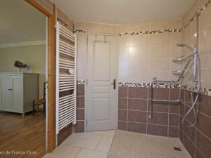 Maisons de vacances Gite Crouttes, 4 pieces, 6 personnes - FR-1-497-19 : photos des chambres