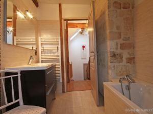 Maisons de vacances Gite Crouttes, 4 pieces, 6 personnes - FR-1-497-19 : photos des chambres