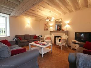 Maisons de vacances Gite Coulonges-sur-Sarthe, 7 pieces, 13 personnes - FR-1-497-118 : photos des chambres