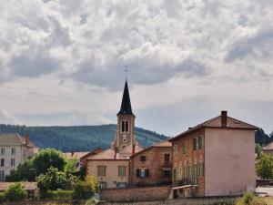 Maisons de vacances Gite Saint-Haon-le-Vieux, 4 pieces, 6 personnes - FR-1-496-156 : photos des chambres