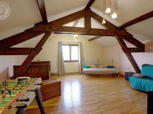 Maisons de vacances Gite Saint-Christo-en-Jarez, 5 pieces, 8 personnes - FR-1-496-204 : photos des chambres