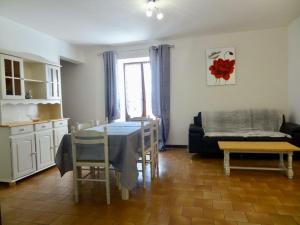 Maisons de vacances Gite Domme, 3 pieces, 4 personnes - FR-1-616-62 : photos des chambres