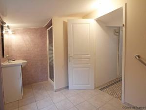 Maisons de vacances Gite Neuvy-au-Houlme, 5 pieces, 9 personnes - FR-1-497-11 : photos des chambres