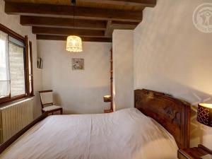 Maisons de vacances Gite Les Salles, 3 pieces, 4 personnes - FR-1-496-161 : photos des chambres