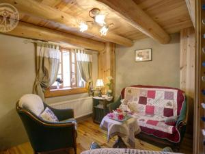 Maisons de vacances Gite Estivareilles, 3 pieces, 4 personnes - FR-1-496-43 : photos des chambres