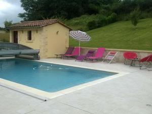 Maisons de vacances Gite Badefols-sur-Dordogne, 5 pieces, 8 personnes - FR-1-616-94 : photos des chambres