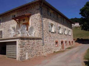 Maisons de vacances Gite Chirassimont, 7 pieces, 14 personnes - FR-1-496-65 : photos des chambres