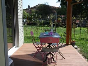 Maisons de vacances Gite Chamagne, 3 pieces, 4 personnes - FR-1-589-11 : photos des chambres