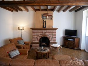 Maisons de vacances Gite Saint-Pere-sur-Loire, 2 pieces, 4 personnes - FR-1-590-178 : photos des chambres