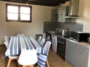 Maisons de vacances Gite Belabre, 3 pieces, 6 personnes - FR-1-591-199 : photos des chambres