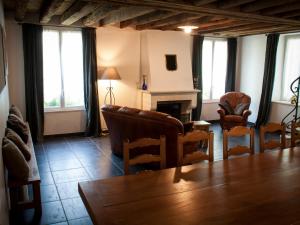 Maisons de vacances Gite Sigloy, 3 pieces, 6 personnes - FR-1-590-97 : photos des chambres