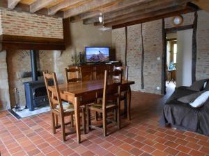 Maisons de vacances Gite Lignac, 3 pieces, 6 personnes - FR-1-591-131 : photos des chambres