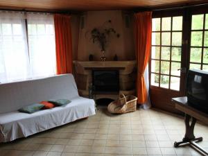 Maisons de vacances Gite La Saucelle, 4 pieces, 6 personnes - FR-1-581-57 : photos des chambres