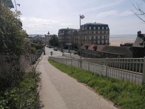 Appartements Appartement Trouville-sur-Mer vue mer imprenable : photos des chambres