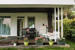 Ivy Lalzi Bay Beach House - Durrës