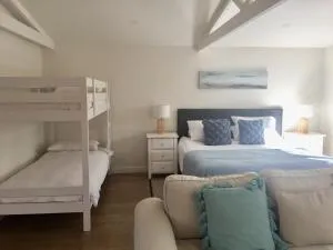 Bijoux Beach House - Curl Curl